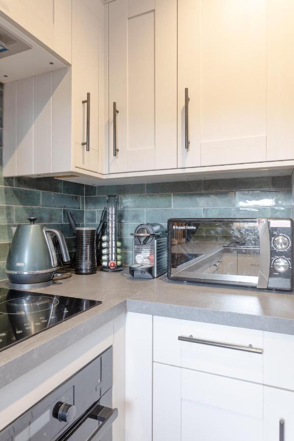 2 King Beds Modern Refurb Flat - 10 Min 2 Bridge - Sleeps 6 Apartament *