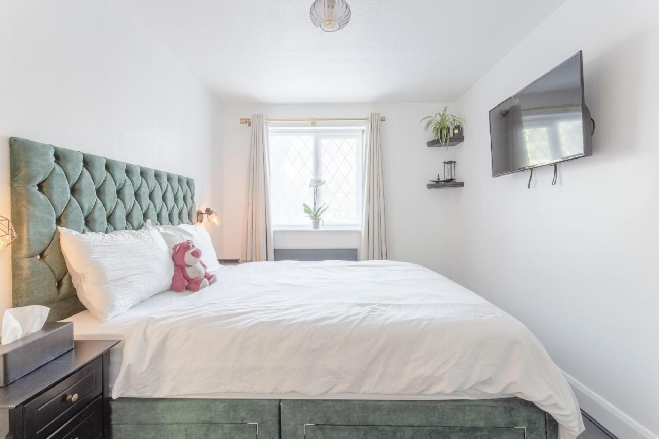 Apartament 2 King Beds Modern Refurb Flat - 10 Min 2 Bridge - Sleeps 6 *